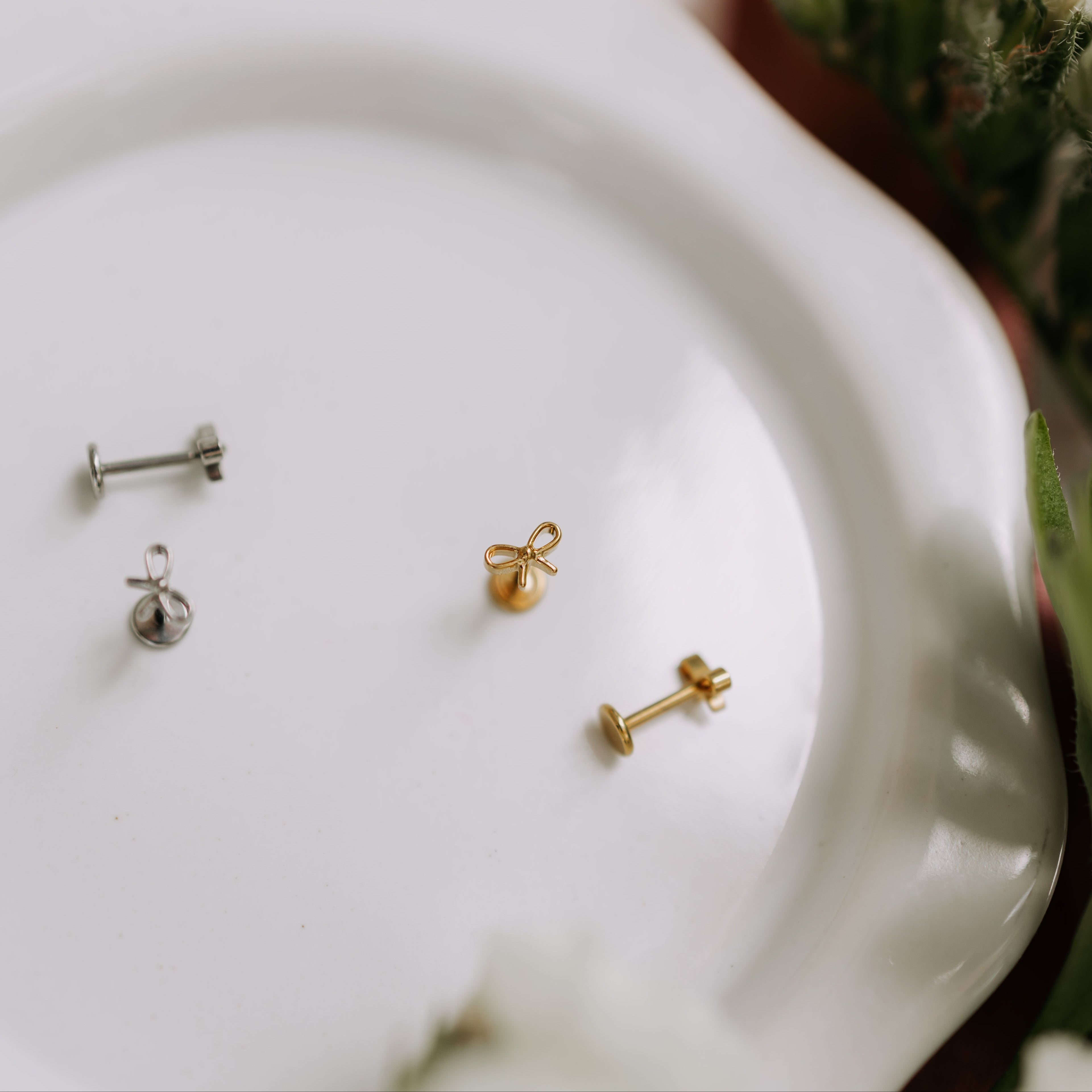 Bow Flat Back Studs
